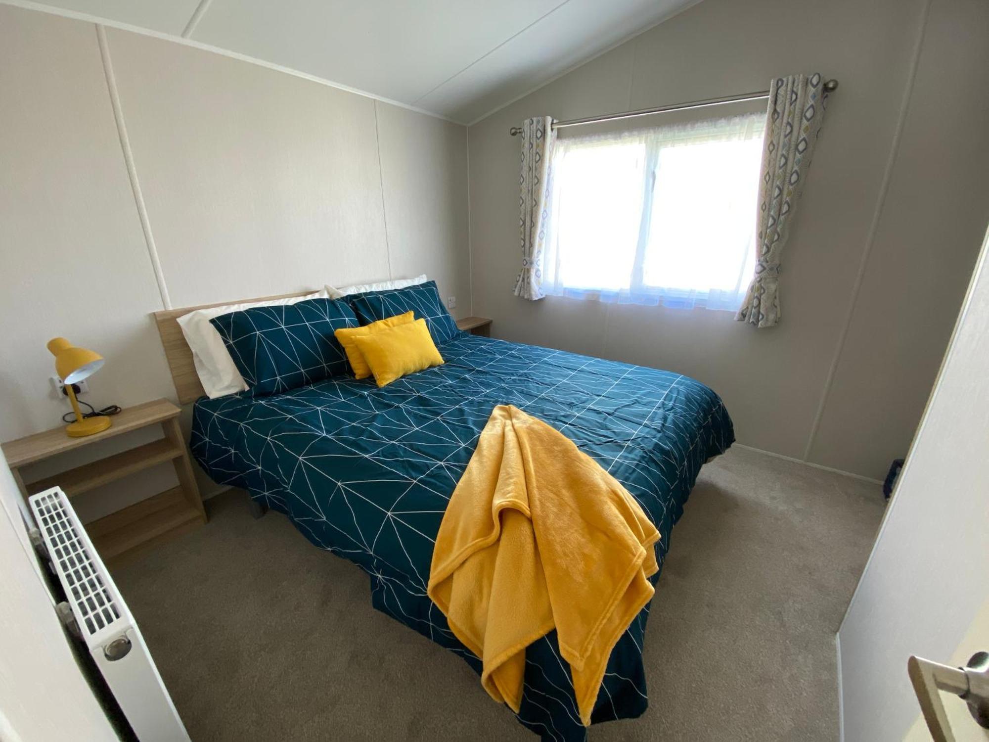 Verbzen Holiday Caravan At St Osyth Beach, Clacton-On-Sea By Verb Holidays Saint Osyth Kültér fotó