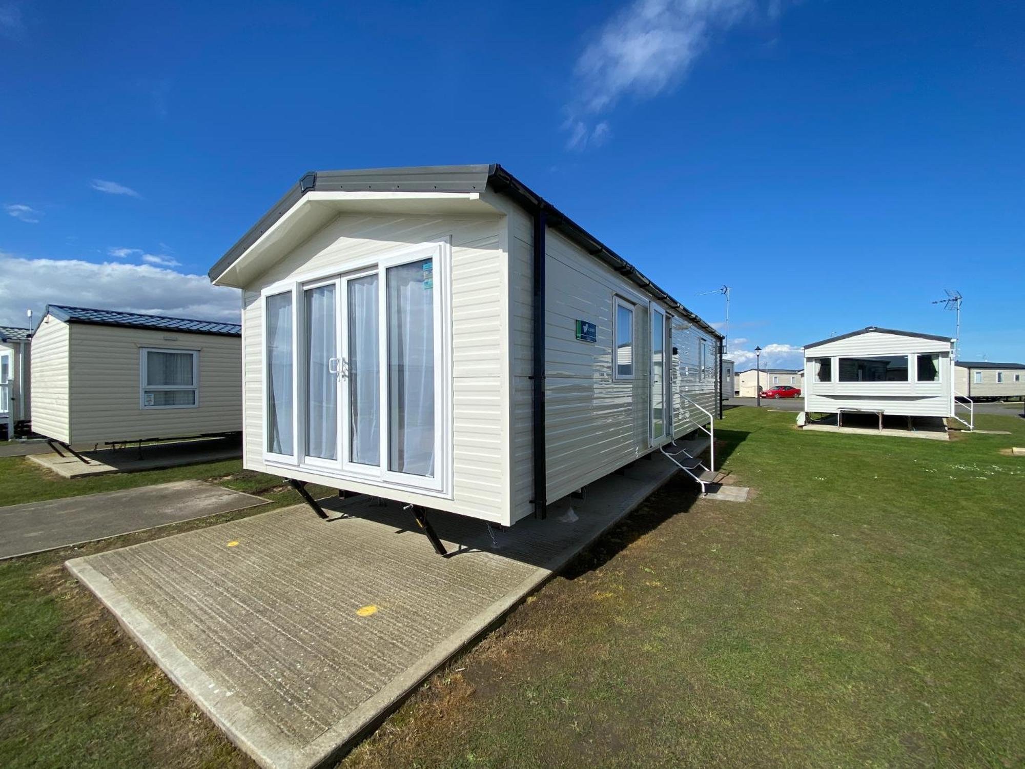 Verbzen Holiday Caravan At St Osyth Beach, Clacton-On-Sea By Verb Holidays Saint Osyth Kültér fotó
